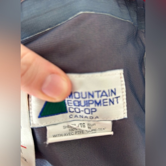 VINTAGE Gore-Tex Mountain Equipment CO-OP Jacket - Size XL Red - Picture 10 of 10